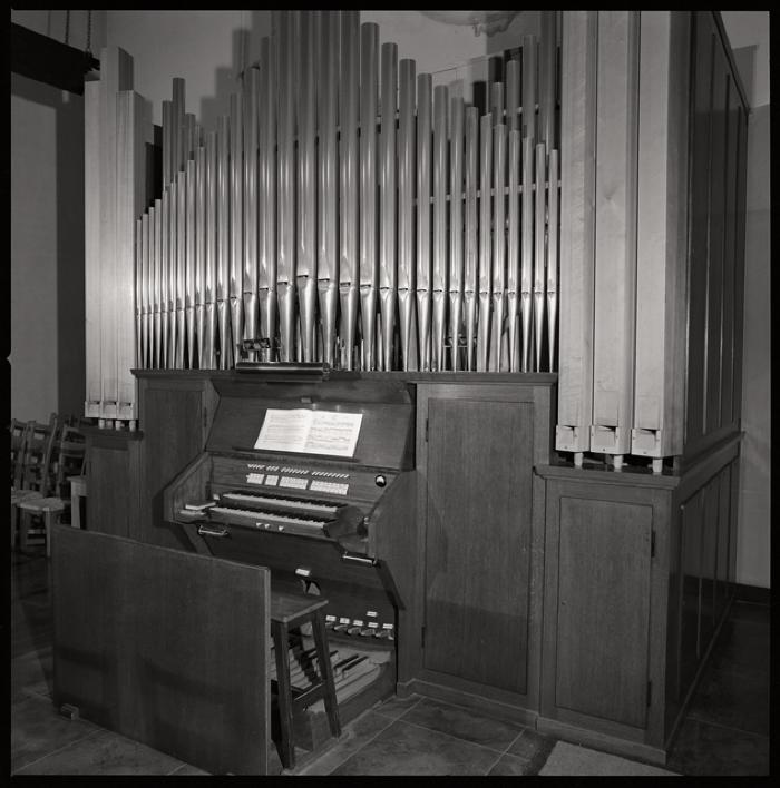 Chapelle de l'hôpital cantonal attenante à l'institut d'anatomie pathologique: intérieur, l'orgue.