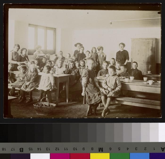 Solalex (colonie de vacances de la section de Bex): enfants posant.