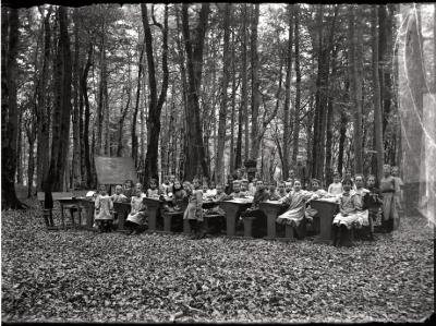 Santé publique: lutte contre la tuberculose (LVT), cure d'air/école en plein air, lieu non identifié.
