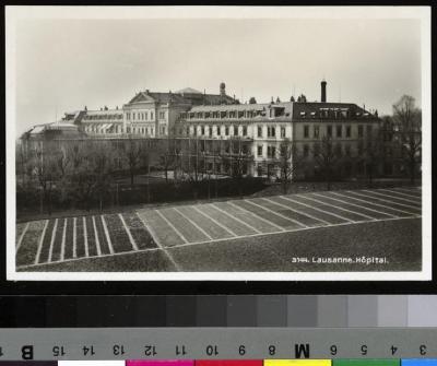 Vue sur l'Hôpital cantonal depuis le sud-est, avec l'aile de la division hommes et le pavillon de chirurgie.